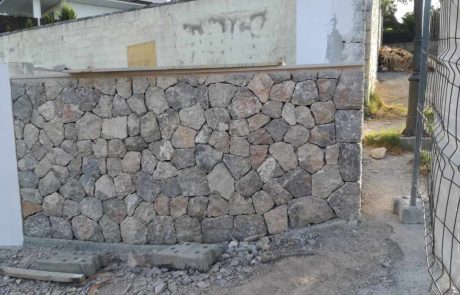 Gartenmauer, Steinmauer, Natursteinmauer Mallorca - gebaut durch Mallorca-Bauservice.com