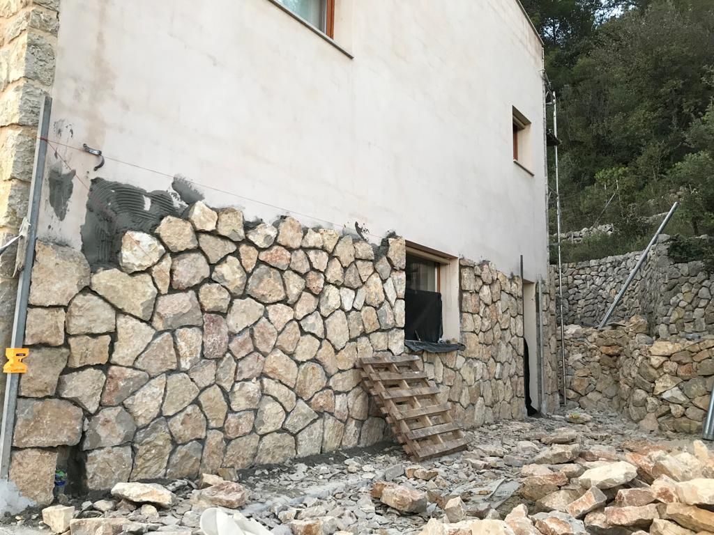 Fassade aus Naturstein, Steinverkleidung, Natursteinfassade, Fassadenvekleidung Mallorca